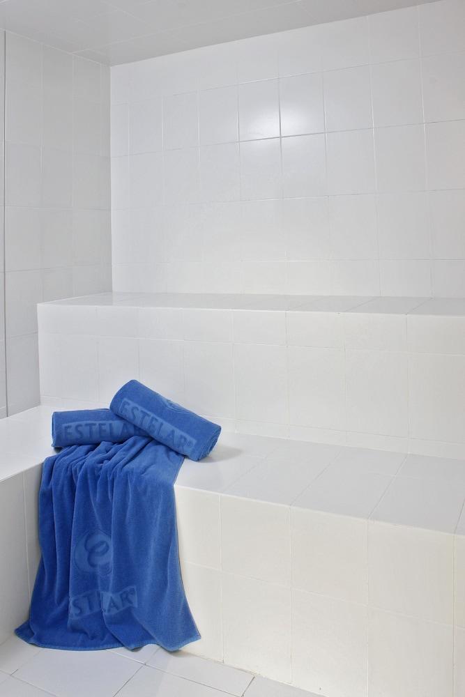 Estelar Alto Prado Barranquilla  Ngoại thất bức ảnh Bathroom tiles