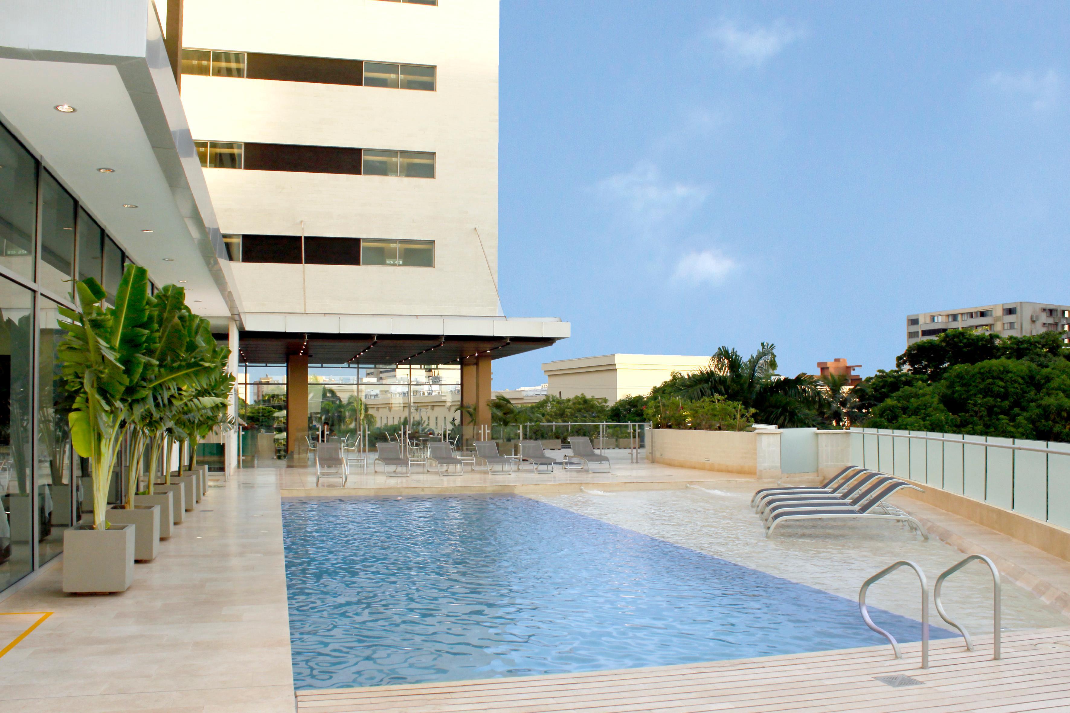 Estelar Alto Prado Barranquilla  Ngoại thất bức ảnh The pool at the rooftop