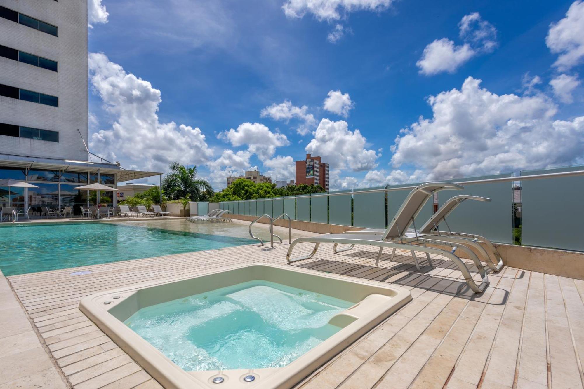 Estelar Alto Prado Barranquilla  Ngoại thất bức ảnh Rooftop pool